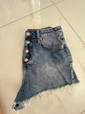 FOREVER21 Asymmetrical Distressed Denim Skirt with Button Front size 27 like new